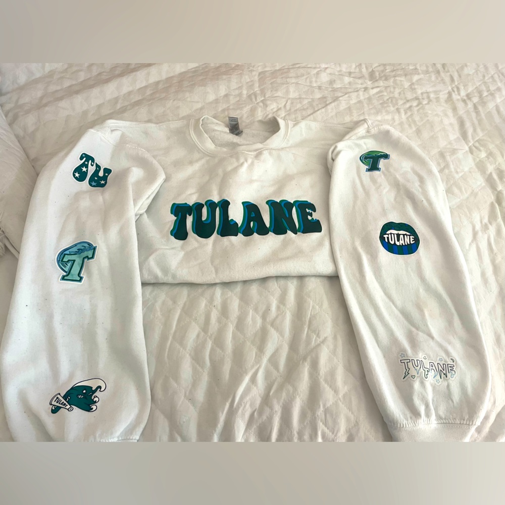 Tulane crewneck with patches on sleeves